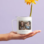 Mug Garde-texte photo minimaliste simple blanc<br><div class="desc">Simple White Minimalist Photo Keepsaké élégant Café mug, un beau cadeau personnalisé pour les meilleurs amis, bff, famille, couple, petite amie, copain, collègue, collègue, patron et plus, comme un trip keepsaké, félicitations cadeaux, anniversaire, Noël un d'un cadeau gentil. Créez votre propre tasse de café photo personnalisée et ajoutez votre propre...</div>
