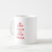 Mug Gardez le calme et aimez Nadia (Devant gauche)