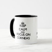 Mug Gardez le calme et le foyer sur des cornées (Devant gauche)