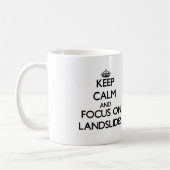Mug Gardez le calme et le foyer sur des éboulements (Gauche)