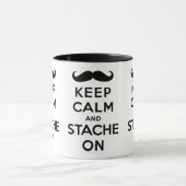 Mug Gardez le calme et le stache sur le noir (Centre)