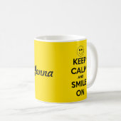 Mug Gardez le calme et souriez sur le jaune (Devant droit)