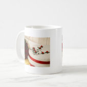 Mug Gâteau de mariage rouge et blanc (Devant gauche)