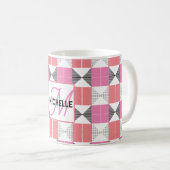 Mug Géométrique moderne rose et noir monogrammé (Devant droit)
