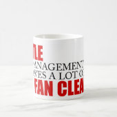 Mug Gestion des projets drôle disant le nettoyage de (Centre)