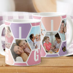Mug Gigi 5 Photo modifiable 4 lettres abeille et peign<br><div class="desc">Canette à café Honeypeb, personnalisée avec 5 de vos photos préférées et imprimée avec un nom de 4 lettres, comme GIGI. Le design comprend un collage photo en nid d'abeille dans une palette de couleur sorbet d'été de rose lilas et pêche, avec une petite abeille mignonne. Si vous souhaitez modifier...</div>