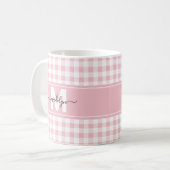 Mug Gingham à carreaux rose blush Monogramme (Devant gauche)
