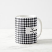 Mug Gingham Noir Classique Nom Personnalisé (Devant droit)