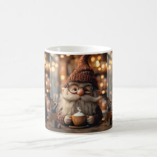 Mug Gnome confortable jouissant d'une coupe de cacao c