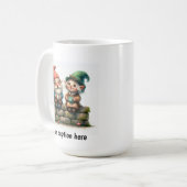 Mug Gnomes joyeux qui profitent d'une pause café (Devant gauche)