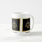 Mug Golden Scales of Justice Law Theme (Devant droit)