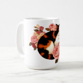 Mug Golden Whiskers: Calico Cat in Rose Reverie (Devant gauche)
