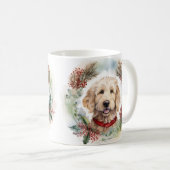 Mug Goldendoodle Christmas Wreath Festive Pup (Devant droit)