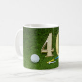 Mug Golf 40e anniversaire avec balle de golf et tee on (Devant gauche)