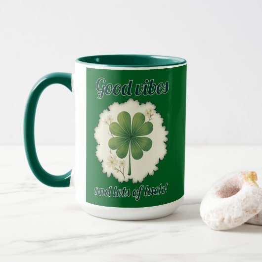 Mug Good Vibes St Patrick’s Day Shirt – caneca (Avec donut)