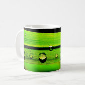 Mug Gouttes de pluie sur l'herbe (Devant gauche)
