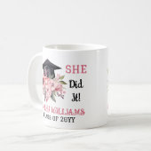 Mug Grad Casquette et fleurs roses Elle l'a fait (Devant gauche)