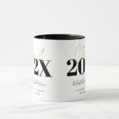 Mug graduation en or noir élégant script moderne  (Centre)