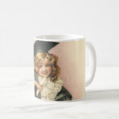 Mug Graduation vintage, Fille portant un Casquette et  (Devant droit)