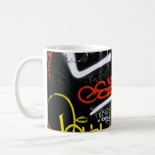 Mug Graffiti noir et multicolore (Gauche)