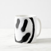 Mug graffiti visage souriant émoticon en noir sur blan (Devant droit)