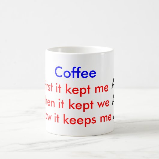 Mug grain de café, vivant éveillé d'alerte (Centre)