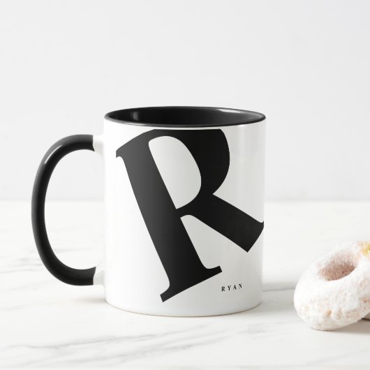 Mug Grand initial | Typographie moderne | Noir (Avec donut)