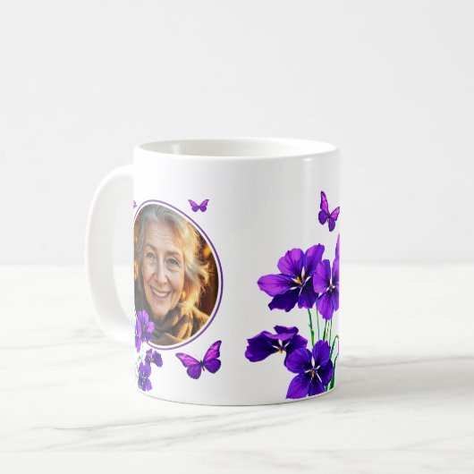 Mug Grand-mère de papillon violet floral (Devant gauche)