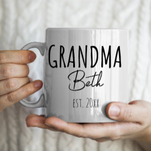 Mug Grand-mère et Est personnalisée. Année