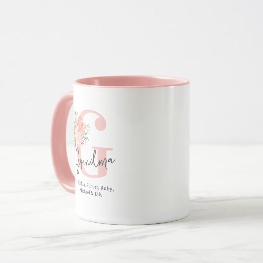Mug Grand-mère initiale florale mignonne (Devant gauche)