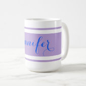 Mug Grand nom de script bleu, Lavender Strips sur blan (Devant droit)