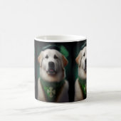 Mug Grand Pyrenees en robe de la Saint-Patrick (Centre)