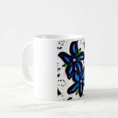 Mug Grandes fleurs de noir bleu (Devant gauche)