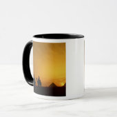 Mug Grandes pyramides de Gizeh, Egypte au coucher du s (Devant gauche)