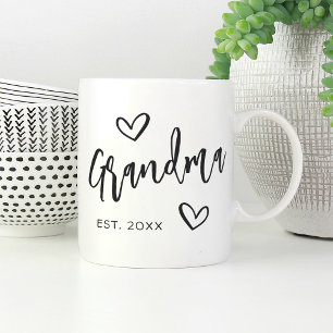 Mug Grandma de script esquissé à la main Année établie