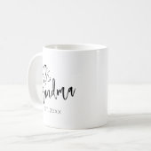 Mug Grandma de script esquissé à la main Année établie (Devant gauche)