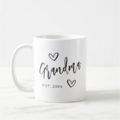 Mug Grandma de script esquissé à la main Année établie (Gauche)