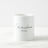 Mug Grandma minimaliste EST 2025 | Cadeau personnalisé (Centre)