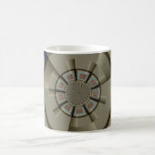 Mug Graphisme d'art fractal de l'harmonie des couleurs (Centre)