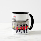Mug Grenadier Guards devant le palais de Buckingham (Devant droit)