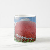 Mug Gros plan d'un football en herbe (Centre)