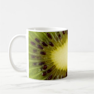 Mug Gros plan ou macro de tranche de frais et mûrs