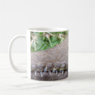 Mug Gros Plan sur l'Œil de Crocodile et les Dents Aigu