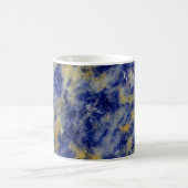 Mug Gros plan sur une sodalite bleue (Centre)