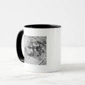 Mug Groupe d'hommes à l'extérieur d'une mine photo (Devant gauche)