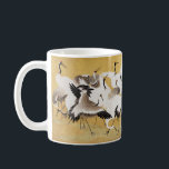 Mug Grues d'horloges japonaises Vintage Bird Rich Clas<br><div class="desc">Cette image est basée sur le troupeau japonais de grues (18ème siècle) peinture vintage par Ishida Yutei. Image du domaine public de l'Institut d'Art de Minneapolis.</div>