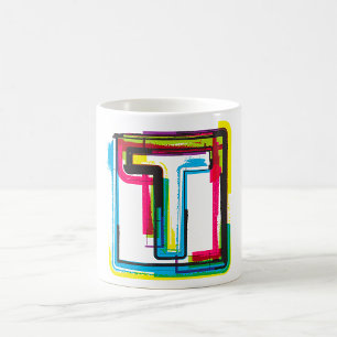 Mug Grunge Letter T Bold Colorée Typographie Urbaine