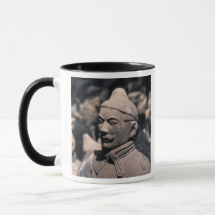 Mug guerriers en terre cuite dans le tombeau de l'empe