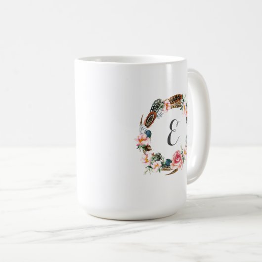 Mug Guirlande florale d'aquarelle avec le monogramme (Devant droit)