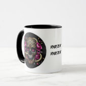 MUG HABILETÉ AVEC BOUGIE DE SNAKE PERSONNALISÉE. (Devant gauche)